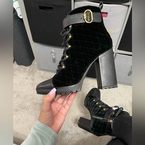 Nine West Hisani Lugg Sole Boots- Black Size 9